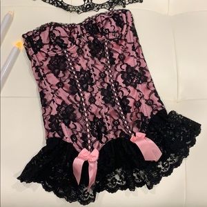 Fredericks of Hollywood Pink & black lace bustier